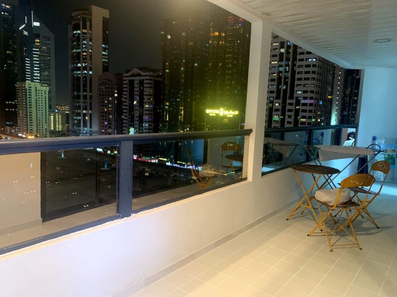 Beautiful cozy place for short term next to DIFC metro